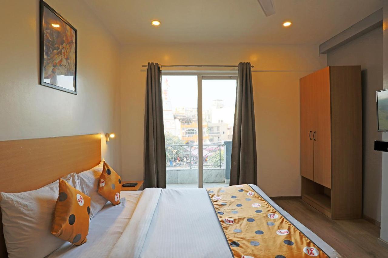 Hotel Yellow Chilli Britannia Chowk- Couple Friendly Local Id Accepted Nova Deli Exterior foto